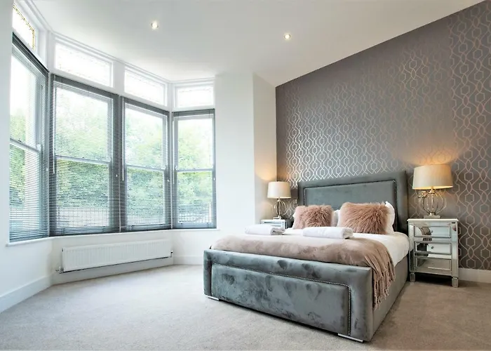 Rowan Tree - Your Bristol