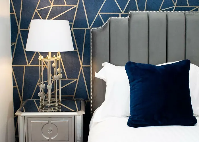 Rowan Tree - Your Apartament Bristol