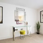 Rowan Tree - Your شقة *