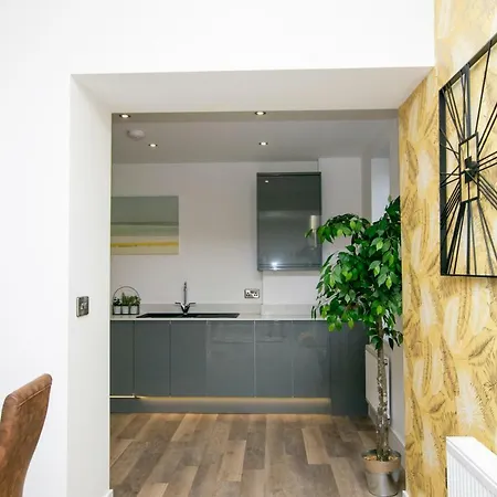 Rowan Tree - Your Apartment