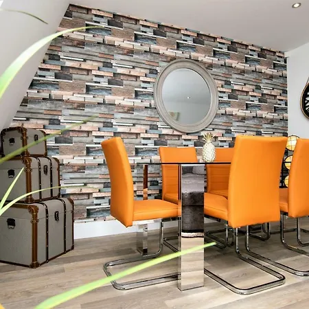 Rowan Tree - Your Apartment Bristol