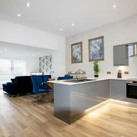 Rowan Tree - Your Apartment