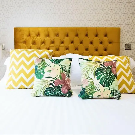 Rowan Tree - Your Apartment *