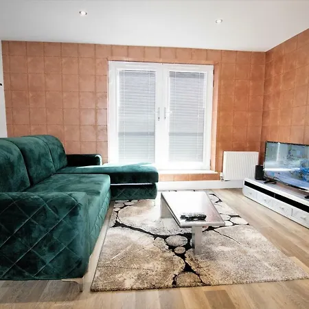 Rowan Tree - Your Appartement *