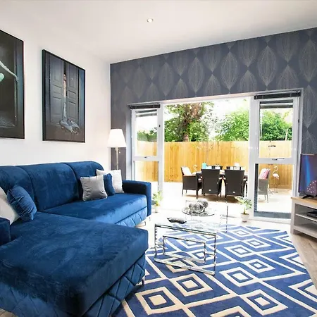Rowan Tree - Your Apartment Bristol