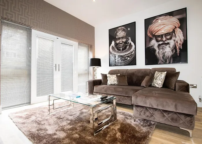 Rowan Tree - Your Apartment Bristol