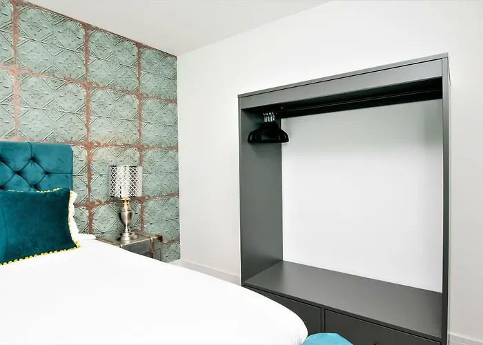 Rowan Tree - Your Appartement