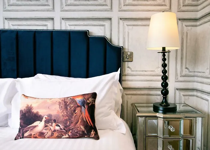 Rowan Tree - Your Apartment Bristol