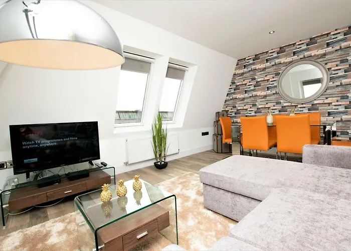 Rowan Tree - Your Bristol