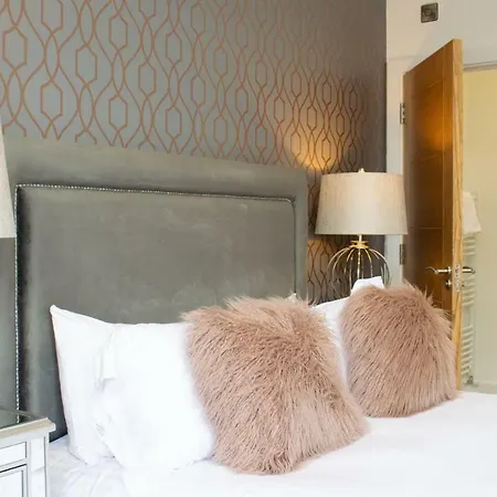 Rowan Tree - Your Апартаменти *